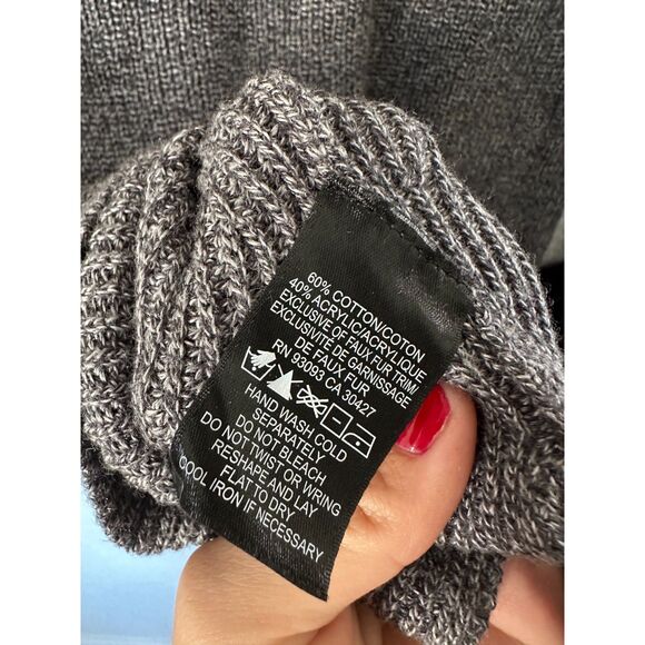 NIC+ZOE V-Neck Faux Fur Cuff Sweater Charcoal Gray Size XS - Picture 7 of 7